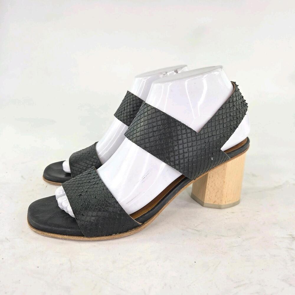 Coclico Bedford Heel Grabado Strap black leather sandal US 7.5 wooden block heel